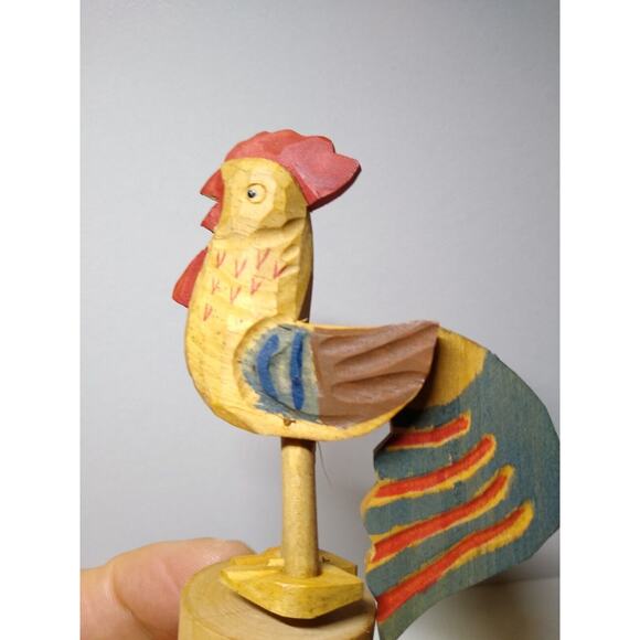 Mechanical Foot Kicking Rooster Hen Chicken Bottle Stopper Carved Wood Bar Anri - Picture 7 of 8